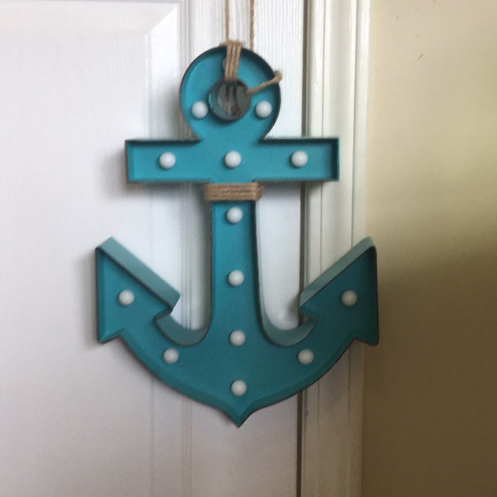 A cute light up anchor for room Decour